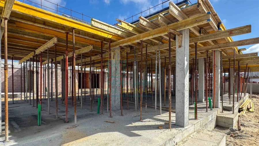 Moradia T3 para Venda em Santa Maria, São Pedro e Sobral da Lagoa Foto 4