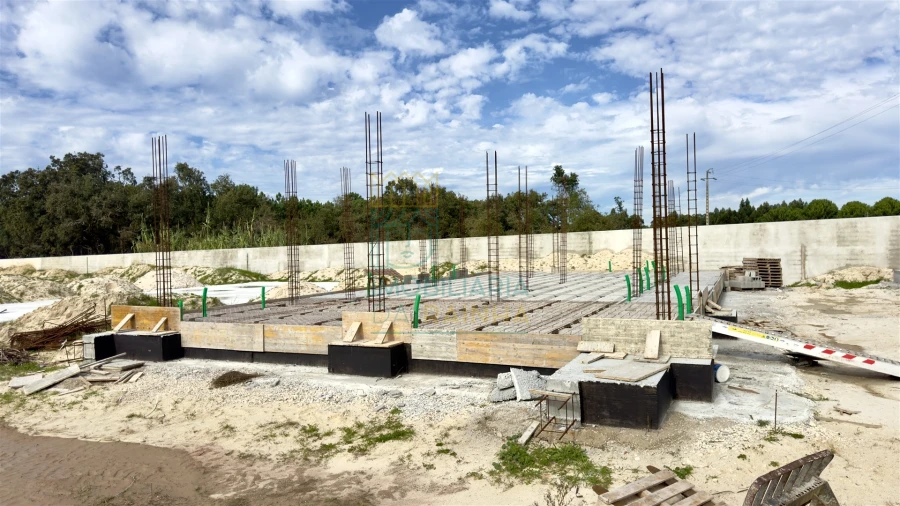 Moradia T3 para Venda em Santa Maria, São Pedro e Sobral da Lagoa