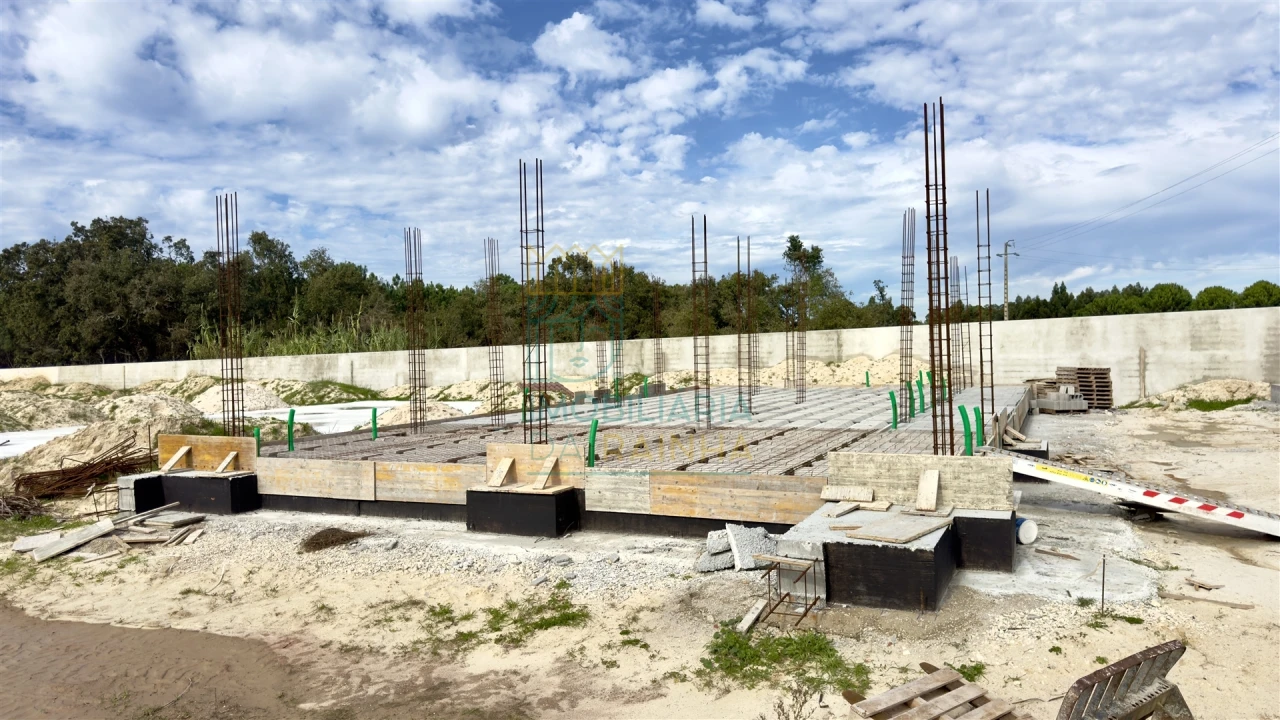 Moradia T3 para Venda em Santa Maria, São Pedro e Sobral da Lagoa Foto 1