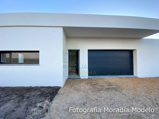 Moradia T5 para Venda em Tornada e Salir do Porto Foto 6