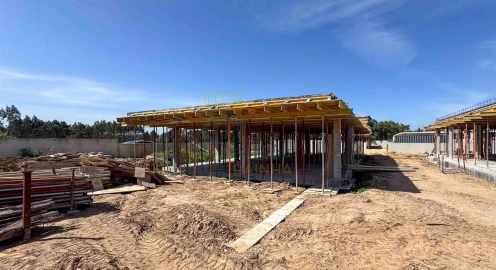 Moradia T3 para Venda em Santa Maria, São Pedro e Sobral da Lagoa