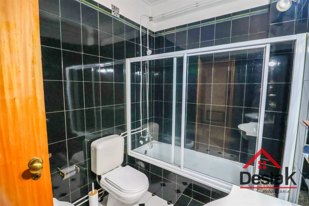 Apartamento T6 para Arrendamento em Viseu Foto 10