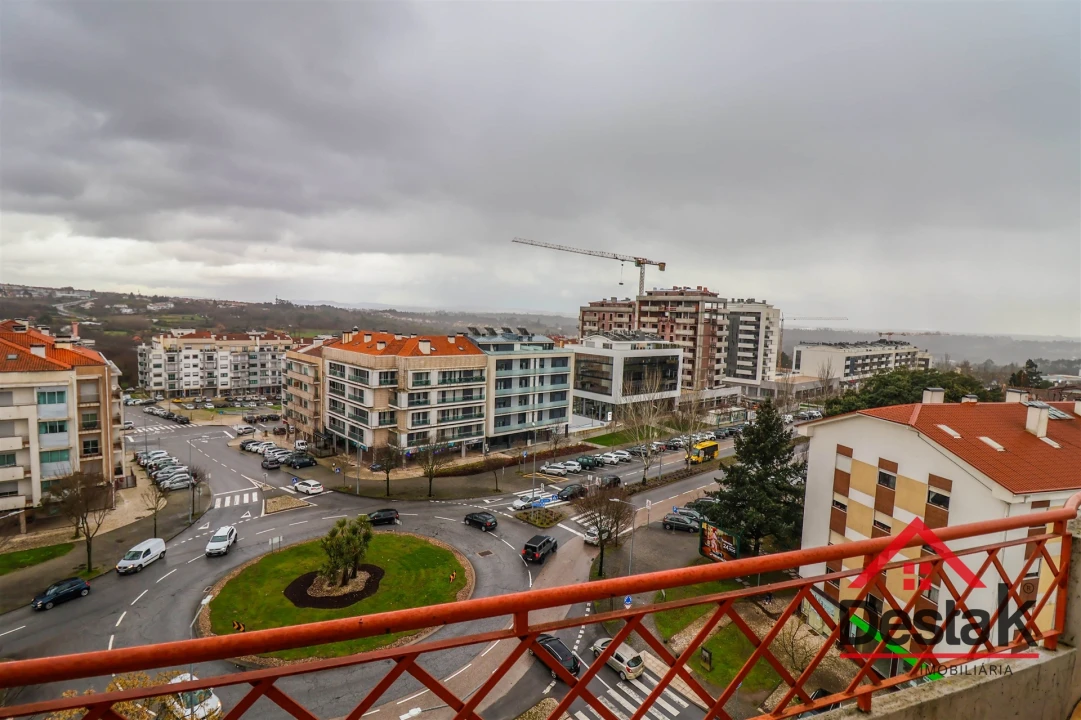 Apartamento T6 para Arrendamento em Viseu Foto 26