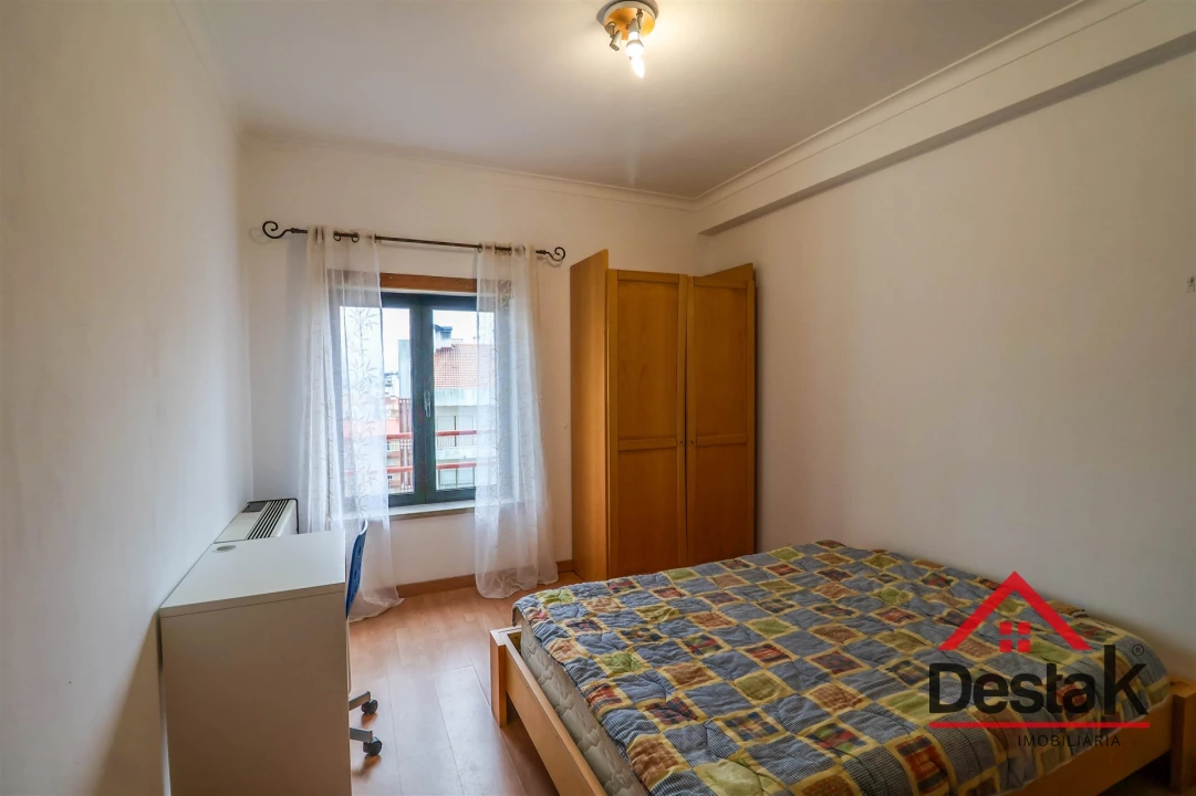 Apartamento T6 para Arrendamento em Viseu Foto 12