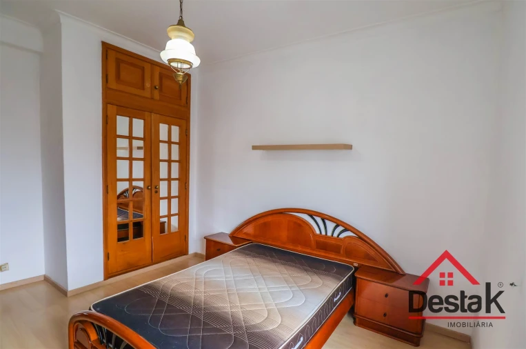 Apartamento T6 para Arrendamento em Viseu Foto 16