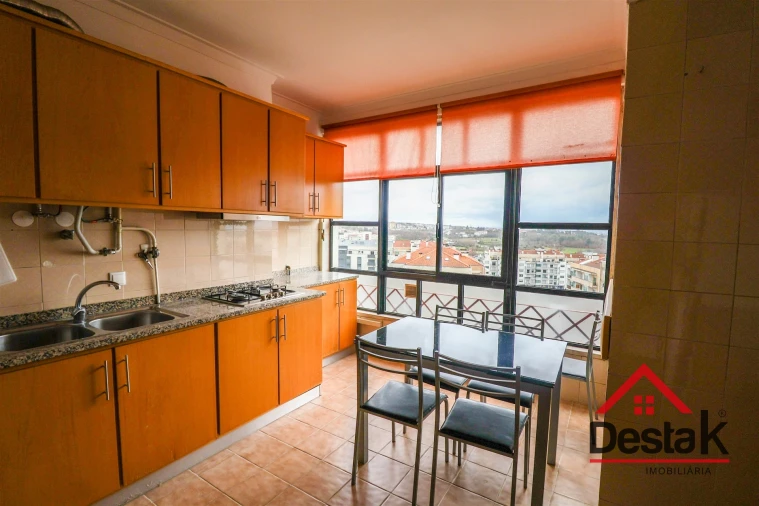 Apartamento T6 para Arrendamento em Viseu Foto 20