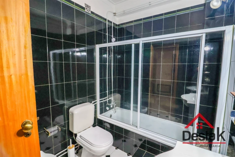 Apartamento T6 para Arrendamento em Viseu Foto 10