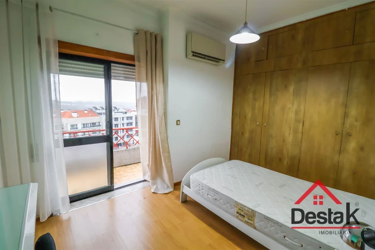 Apartamento T6 para Arrendamento em Viseu Foto 25