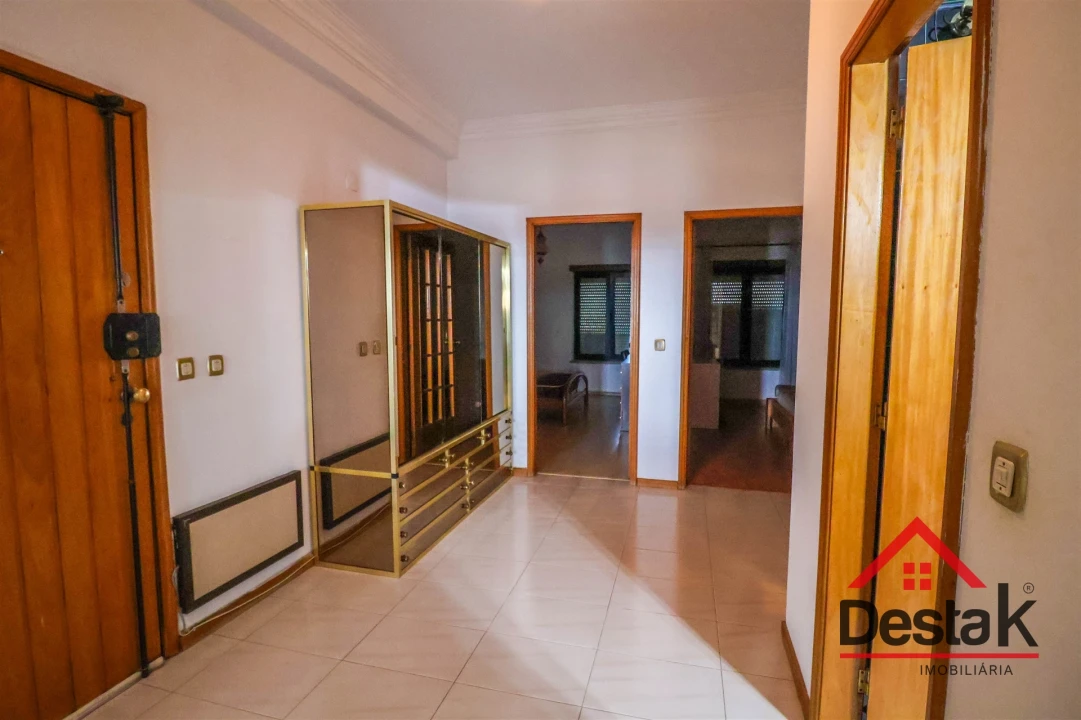 Apartamento T6 para Arrendamento em Viseu Foto 11