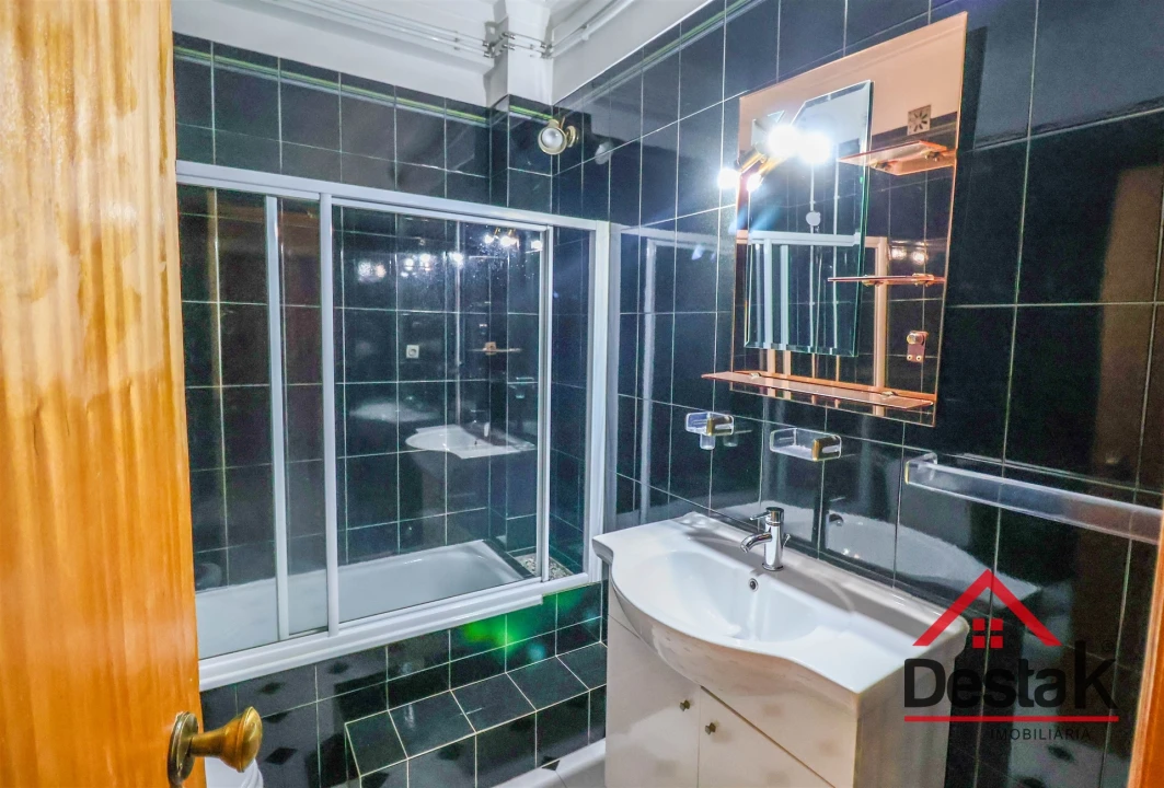 Apartamento T6 para Arrendamento em Viseu Foto 9