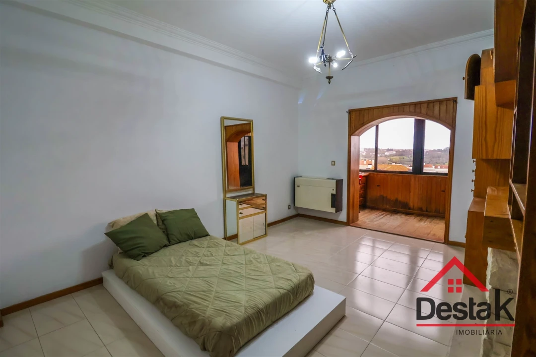 Apartamento T6 para Arrendamento em Viseu Foto 6