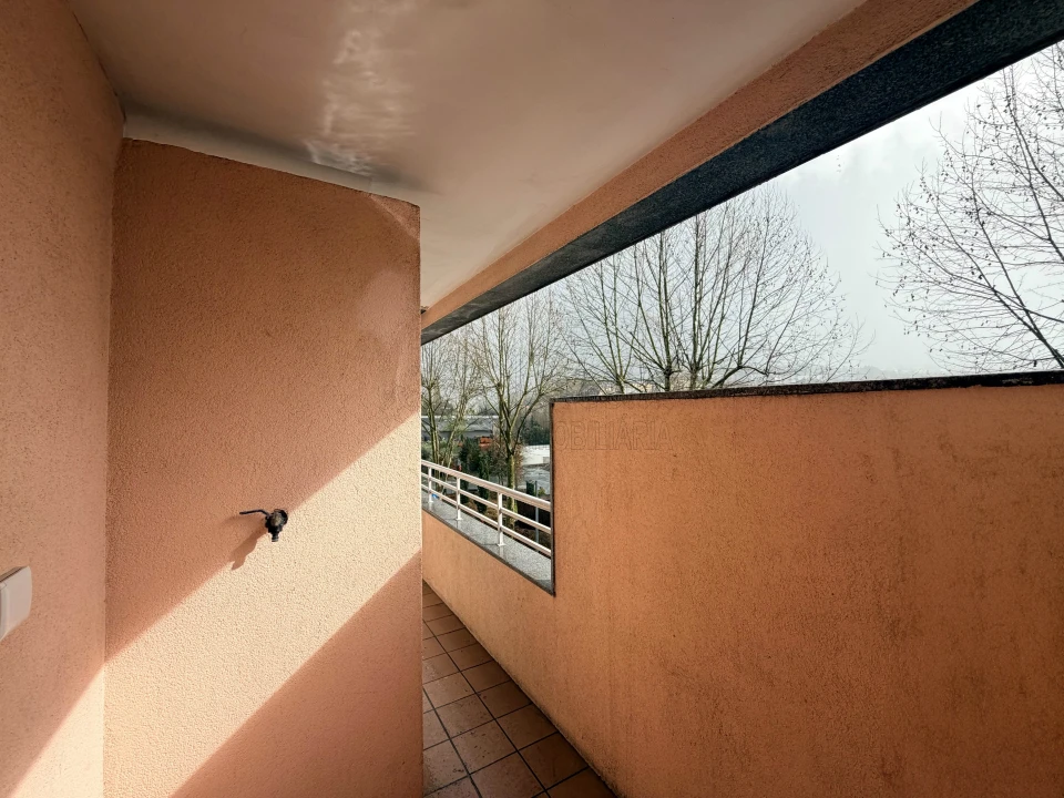 Apartamento T3 para Arrendamento em Creixomil Foto 10