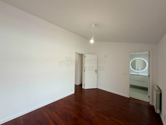 Apartamento T3 para Arrendamento em Creixomil Foto 19