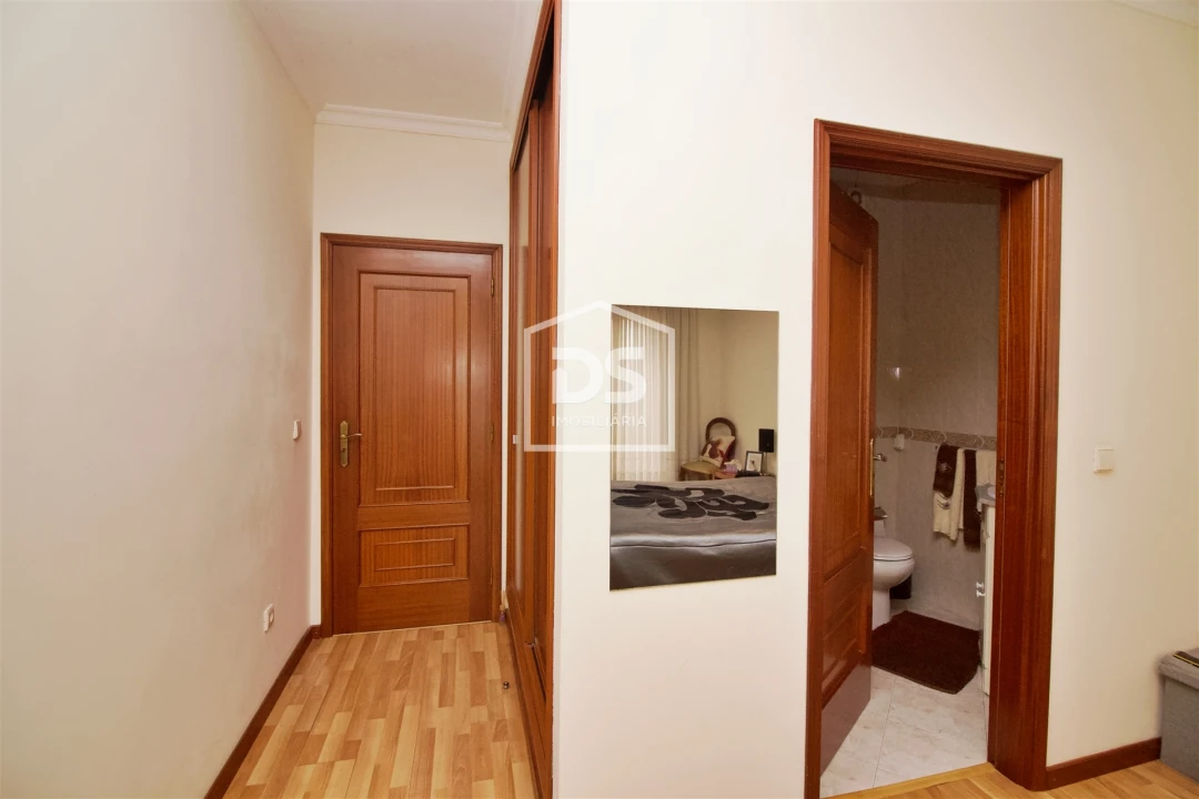 Apartamento T2 para Venda em Meinedo Foto 17