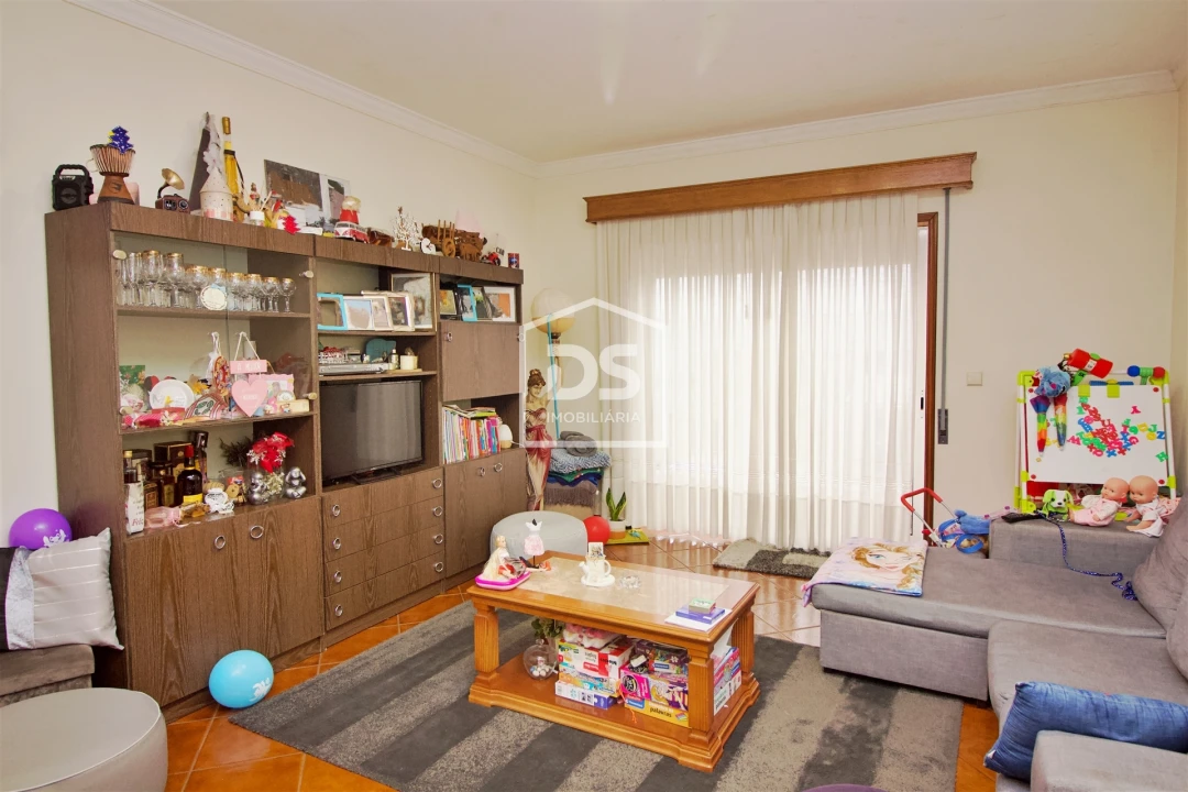 Apartamento T2 para Venda em Meinedo Foto 3