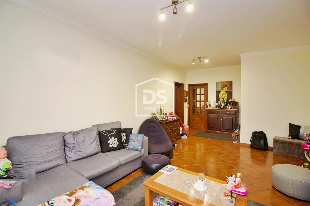 Apartamento T2 para Venda em Meinedo Foto 5