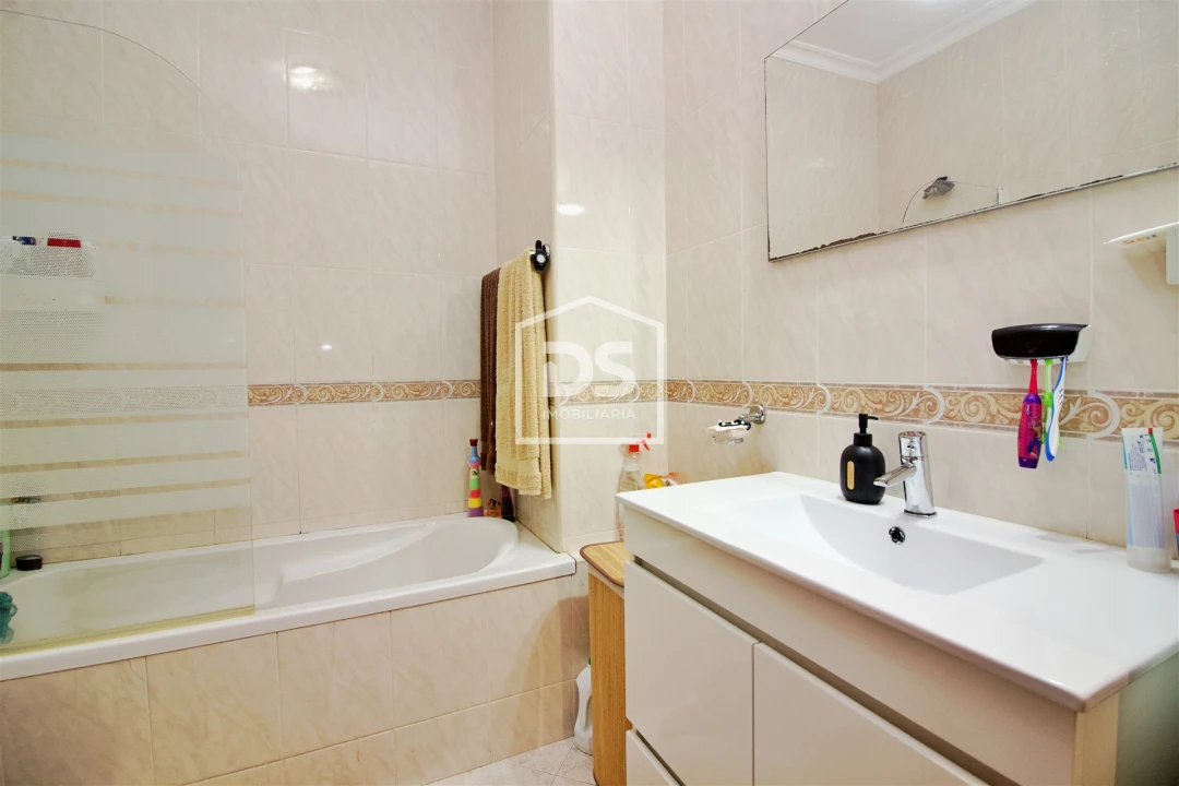 Apartamento T2 para Venda em Meinedo Foto 13