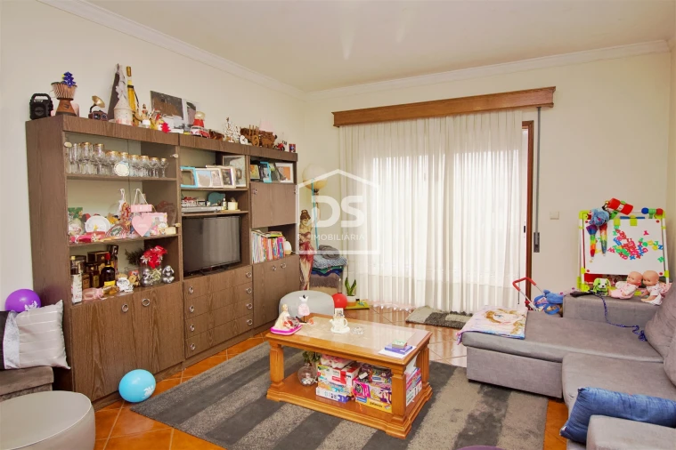 Apartamento T2 para Venda em Meinedo Foto 3