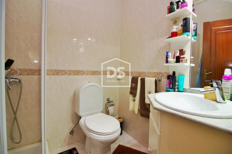 Apartamento T2 para Venda em Meinedo Foto 18