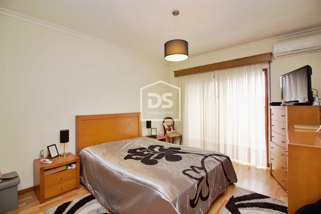 Apartamento T2 para Venda em Meinedo Foto 16