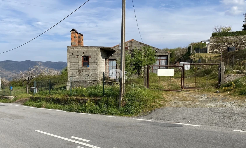 Armazém para Venda em Barcos e Santa Leocádia Foto 1