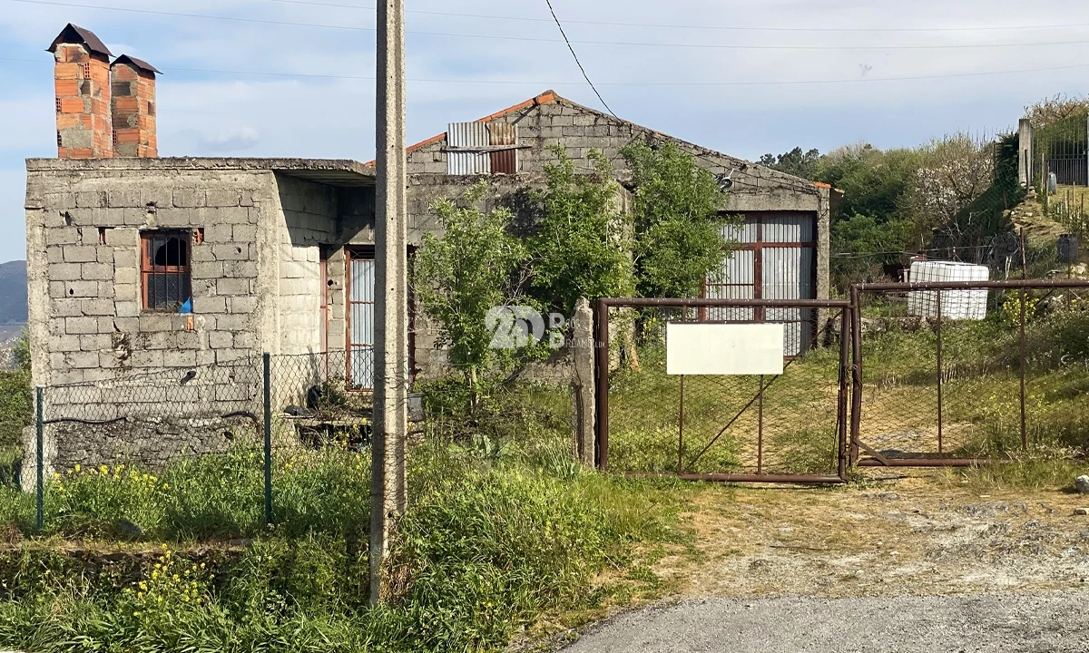 Armazém para Venda em Barcos e Santa Leocádia Foto 2