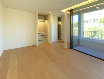 Apartamento T3 para Venda em Lordelo do Ouro e Massarelos