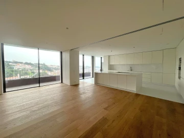 Apartamento T3 para Venda em Lordelo do Ouro e Massarelos