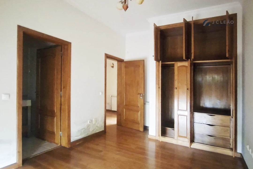 Moradia T5 para Venda em Meinedo Foto 47