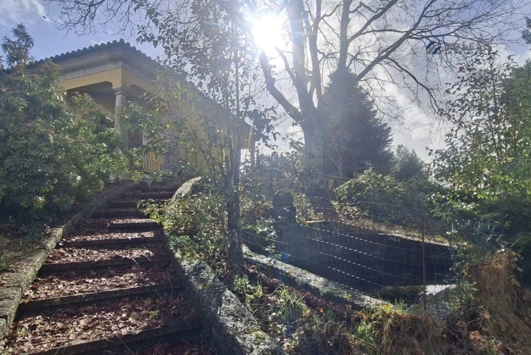 Moradia T5 para Venda em Meinedo Foto 12