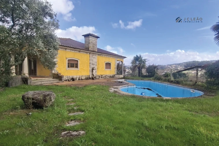 Moradia T5 para Venda em Meinedo