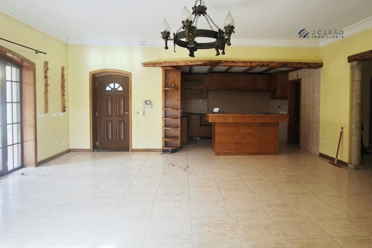 Moradia T5 para Venda em Meinedo Foto 35