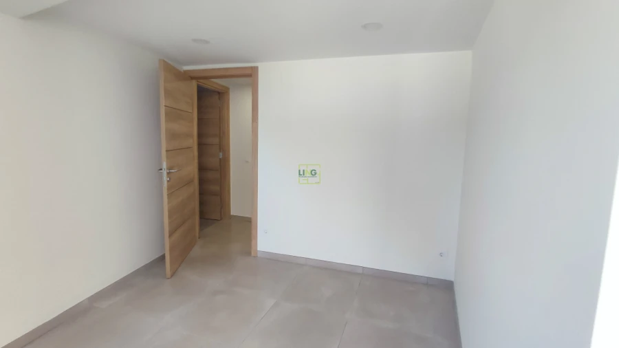 Moradia T2 para Venda em Póvoa de Rio de Moinhos e Cafede Foto 16