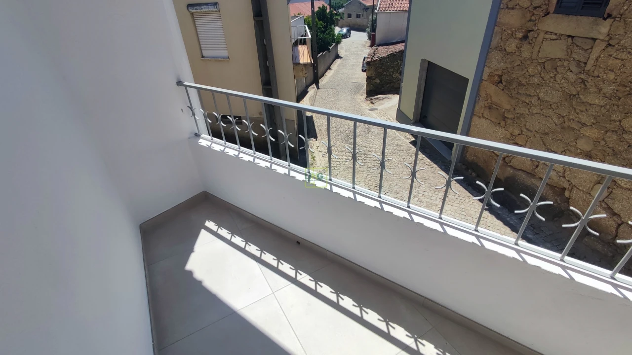 Moradia T2 para Venda em Póvoa de Rio de Moinhos e Cafede Foto 12