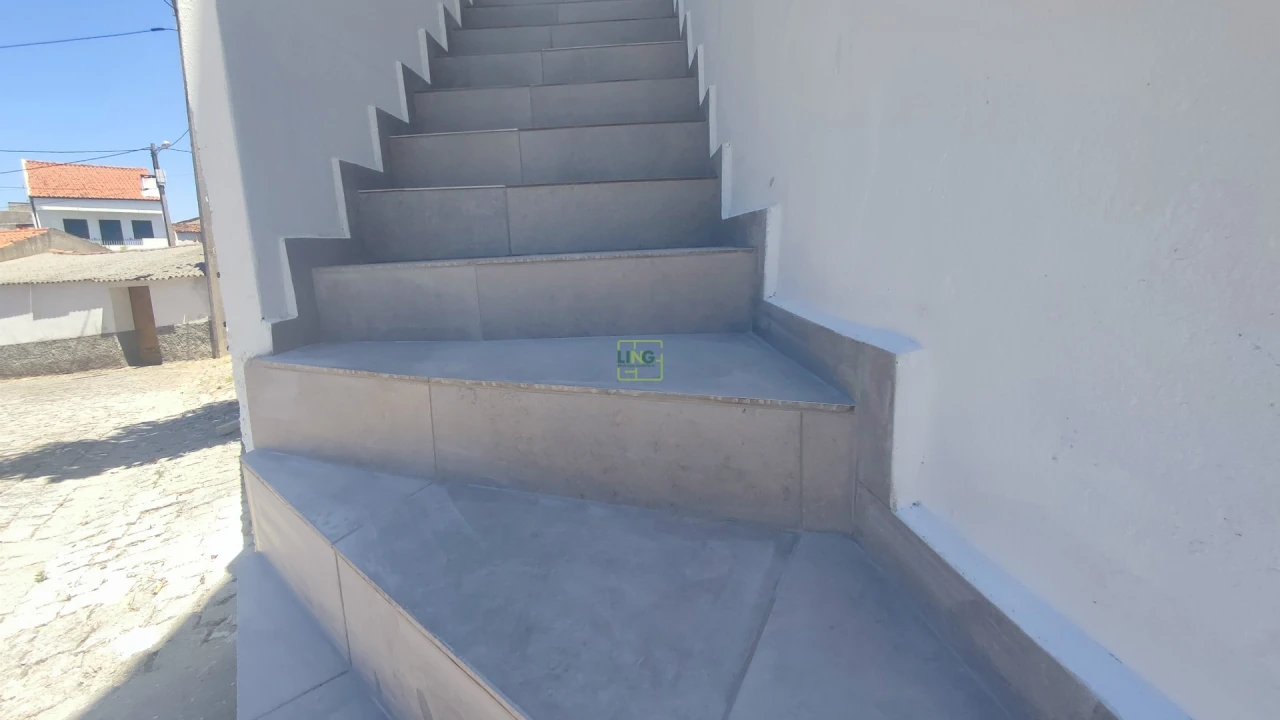 Moradia T2 para Venda em Póvoa de Rio de Moinhos e Cafede Foto 3