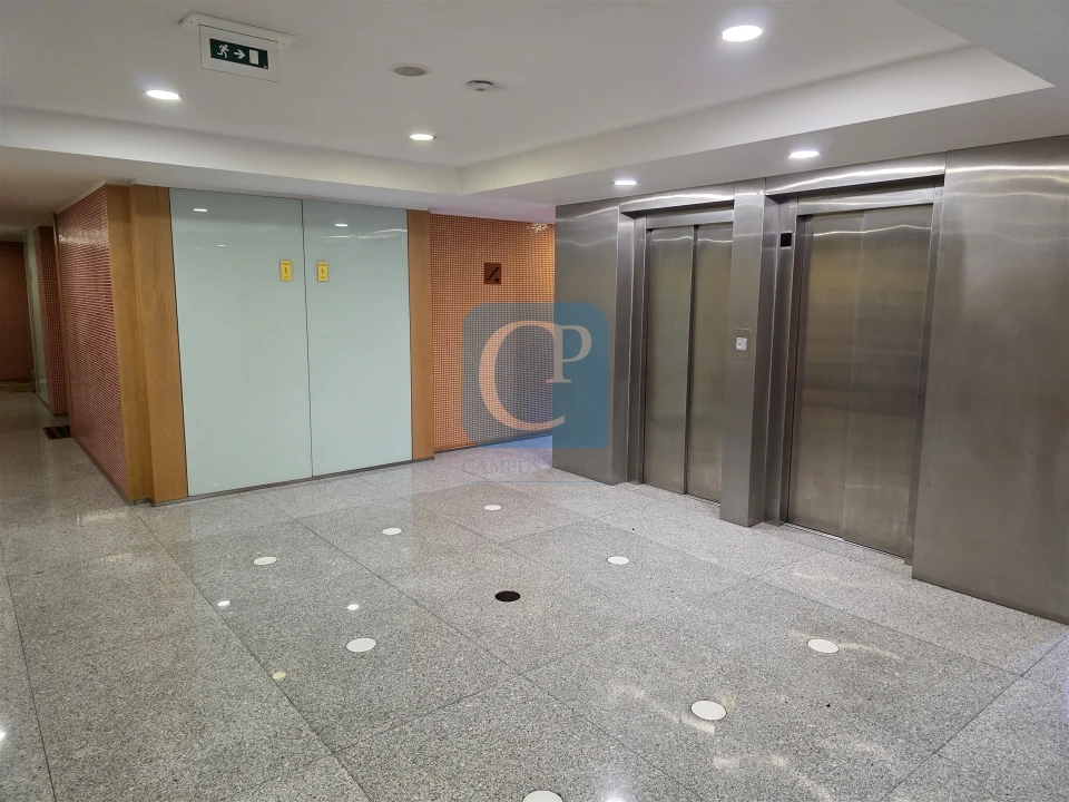 Apartamento T2 para Arrendamento em São Mamede de Infesta e Senhora da Hora Foto 17