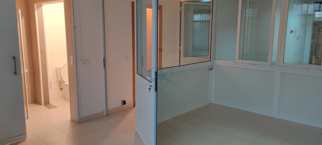 Loja para Arrendamento em Atalaia e Alto Estanqueiro-Jardia Foto 6