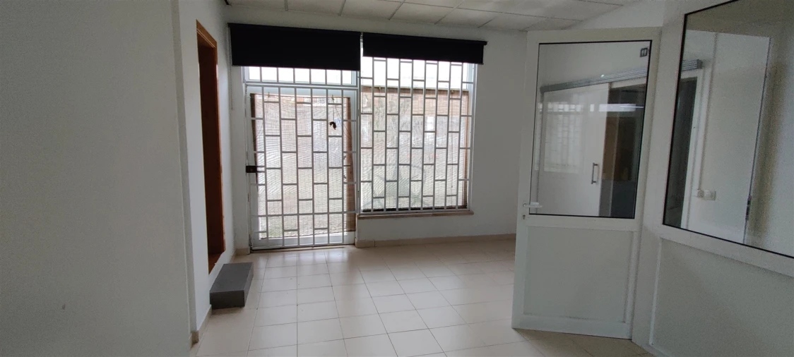 Loja para Arrendamento em Atalaia e Alto Estanqueiro-Jardia Foto 13