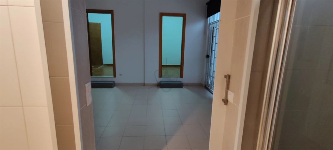 Loja para Arrendamento em Atalaia e Alto Estanqueiro-Jardia Foto 14