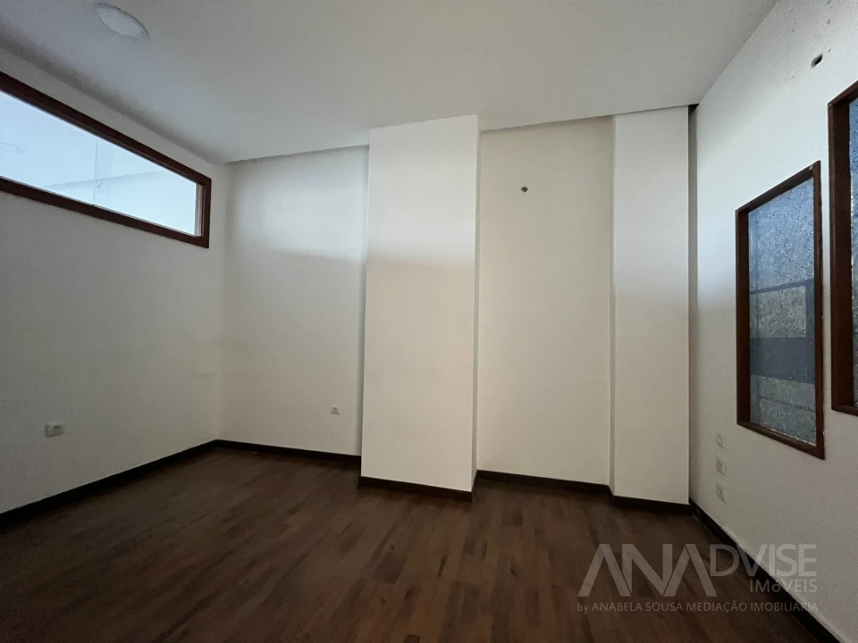 Loja para Arrendamento em Viseu Foto 6