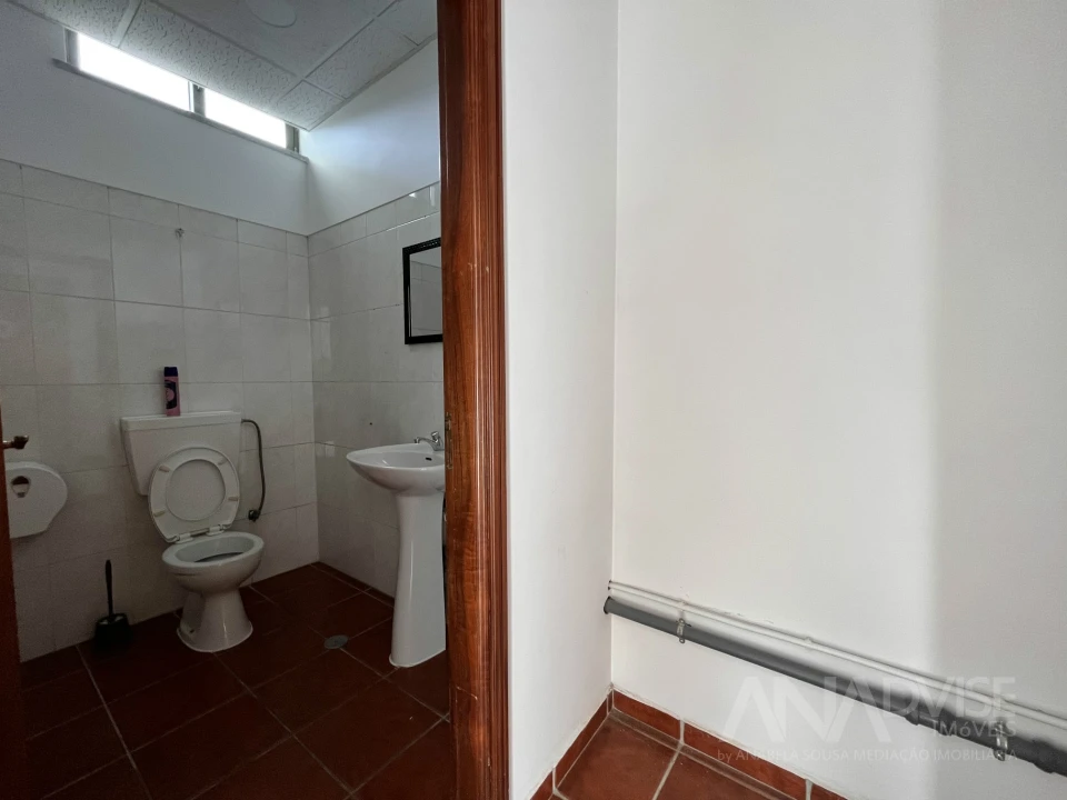 Loja para Arrendamento em Viseu Foto 10