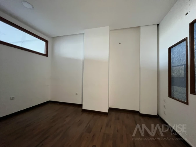 Loja para Arrendamento em Viseu Foto 6