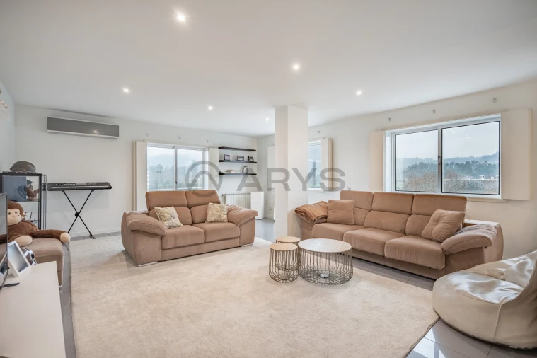 Apartamento T3 para Venda em Vila Verde e Barbudo Foto 2