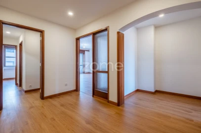 Apartamento T4 para Arrendamento em Cedofeita, Santo Ildefonso, Sé, Miragaia, São Nicolau e Vitória