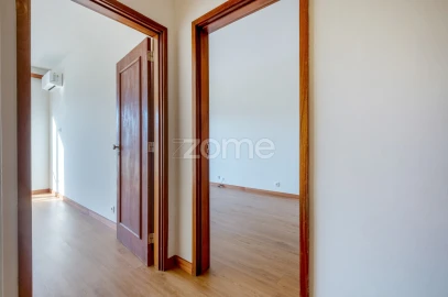 Apartamento T4 para Arrendamento em Cedofeita, Santo Ildefonso, Sé, Miragaia, São Nicolau e Vitória