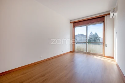 Apartamento T4 para Arrendamento em Cedofeita, Santo Ildefonso, Sé, Miragaia, São Nicolau e Vitória