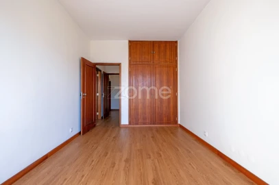 Apartamento T4 para Arrendamento em Cedofeita, Santo Ildefonso, Sé, Miragaia, São Nicolau e Vitória