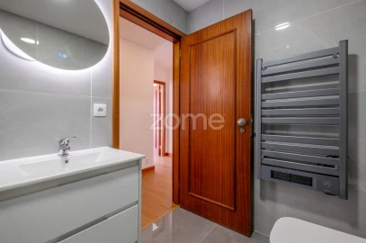 Apartamento T4 para Arrendamento em Cedofeita, Santo Ildefonso, Sé, Miragaia, São Nicolau e Vitória