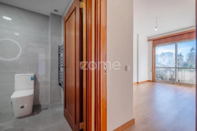 Apartamento T4 para Arrendamento em Cedofeita, Santo Ildefonso, Sé, Miragaia, São Nicolau e Vitória