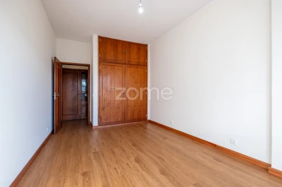 Apartamento T4 para Arrendamento em Cedofeita, Santo Ildefonso, Sé, Miragaia, São Nicolau e Vitória